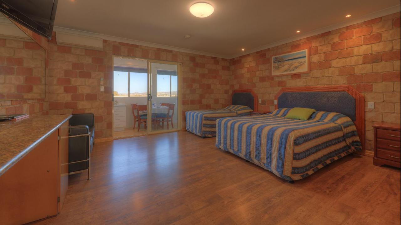 Golfers Inn Tenterfield Bagian luar foto