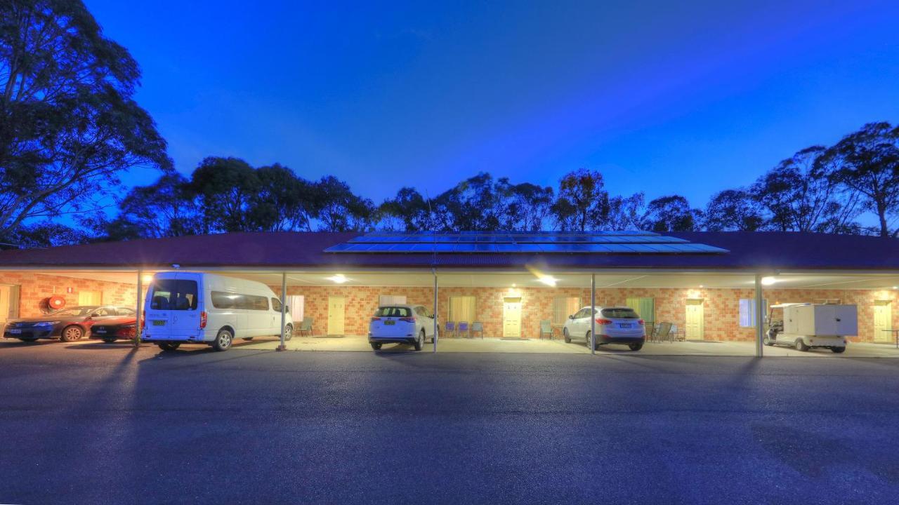 Golfers Inn Tenterfield Bagian luar foto