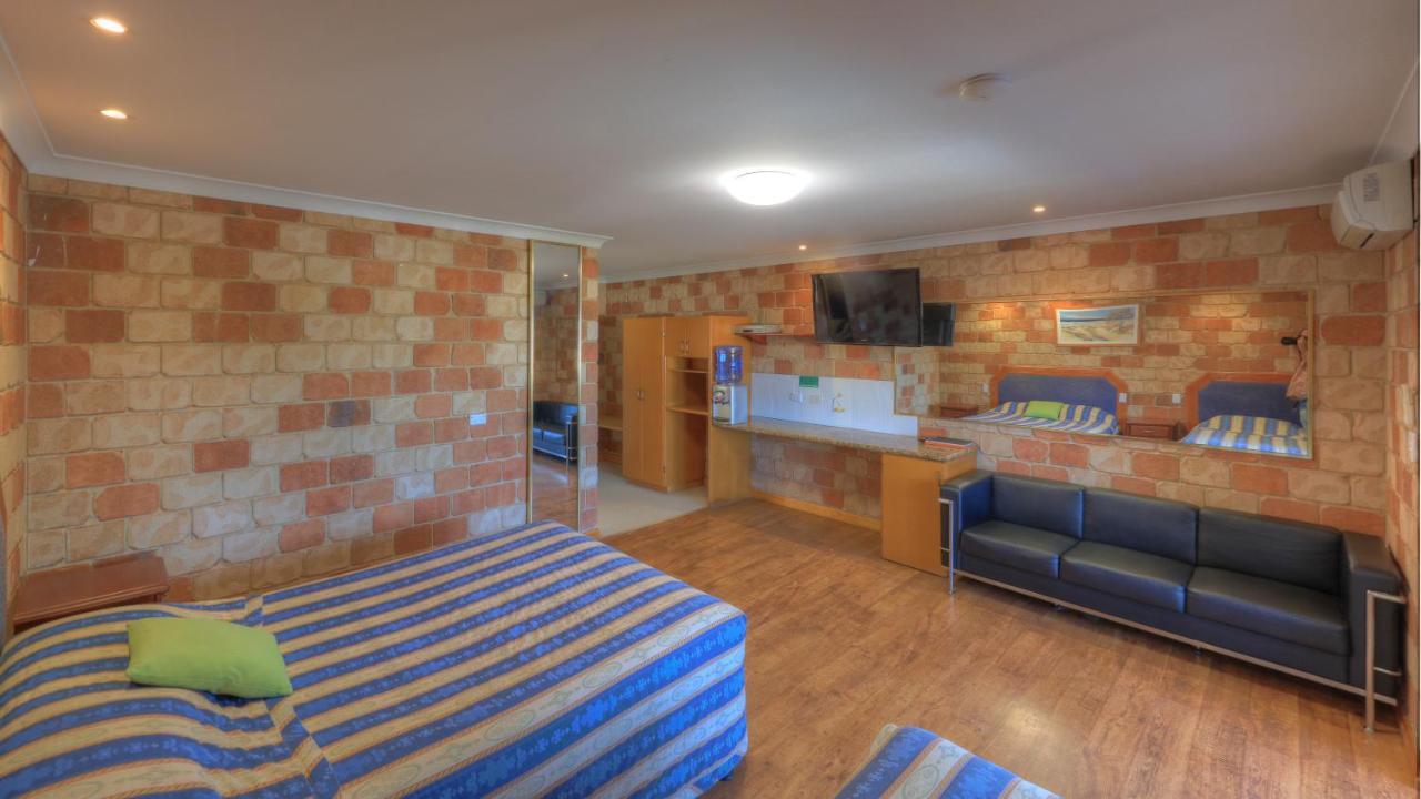 Golfers Inn Tenterfield Bagian luar foto