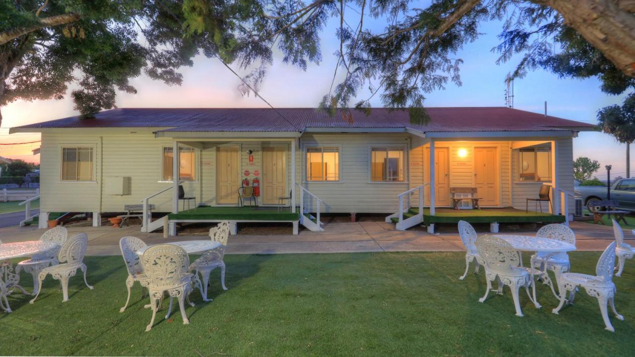 Golfers Inn Tenterfield Bagian luar foto