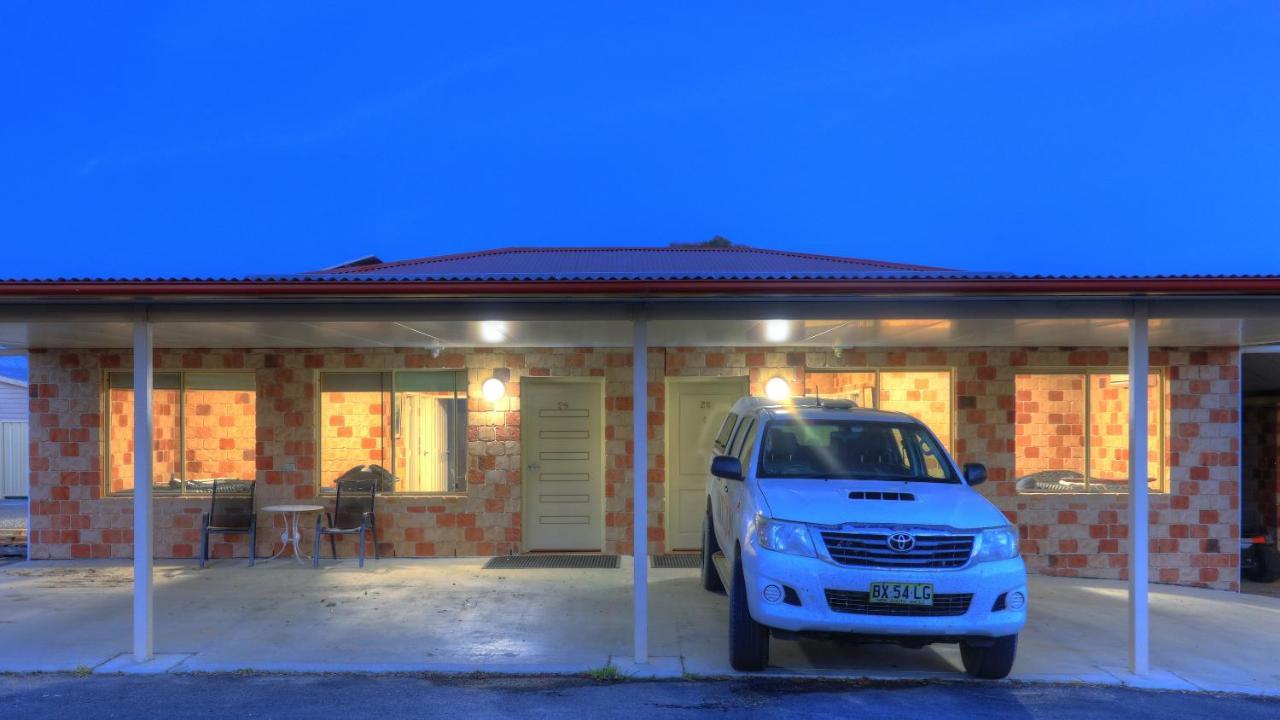 Golfers Inn Tenterfield Bagian luar foto