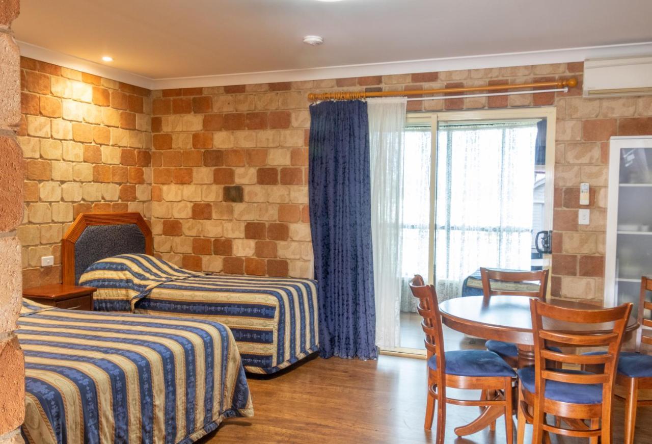 Golfers Inn Tenterfield Bagian luar foto