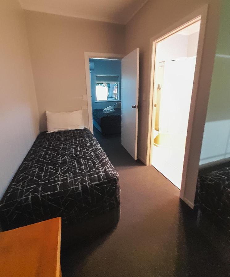 Golfers Inn Tenterfield Bagian luar foto