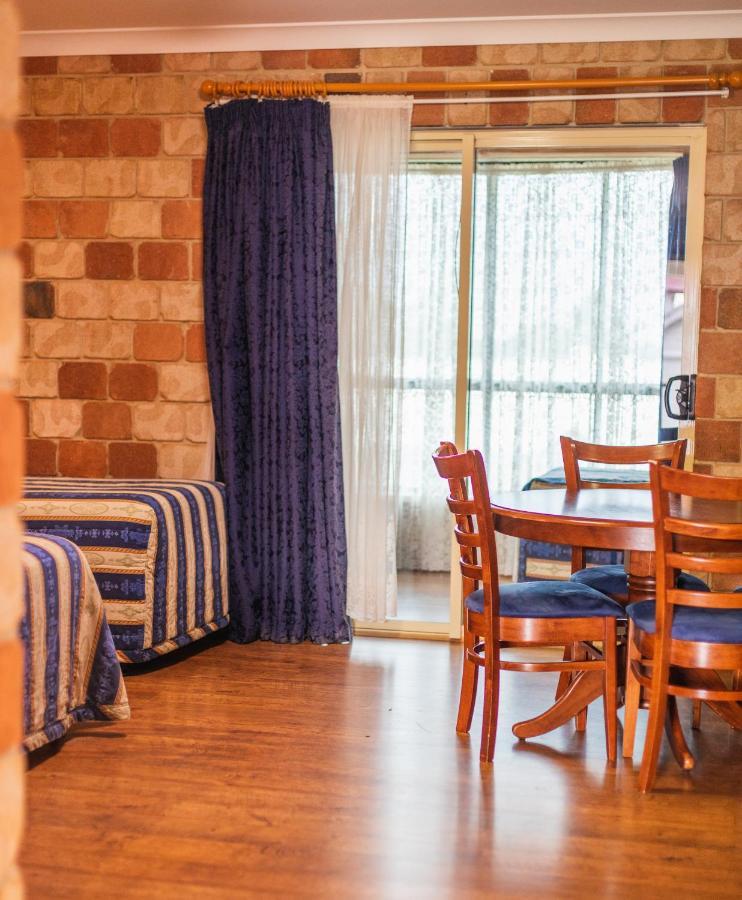 Golfers Inn Tenterfield Bagian luar foto