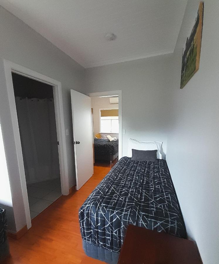 Golfers Inn Tenterfield Bagian luar foto
