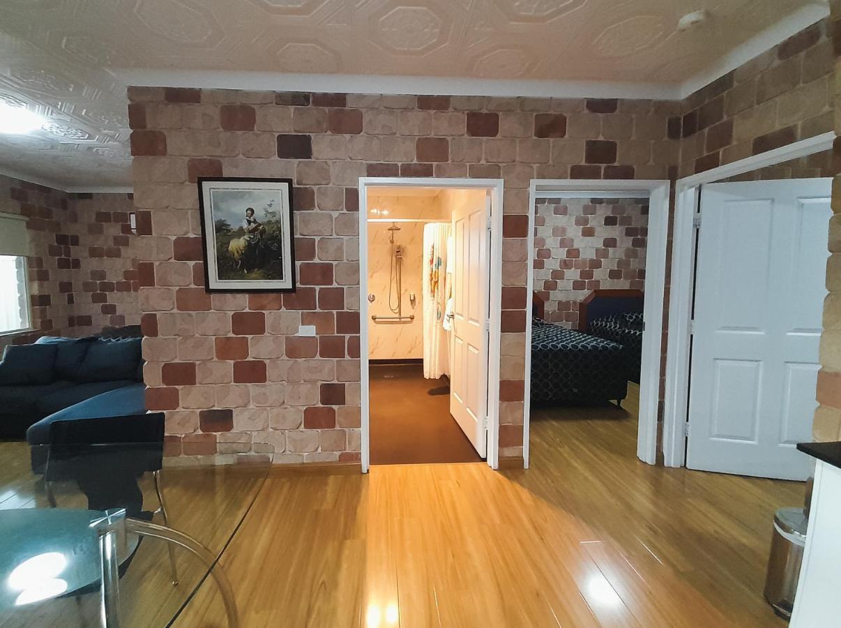 Golfers Inn Tenterfield Bagian luar foto