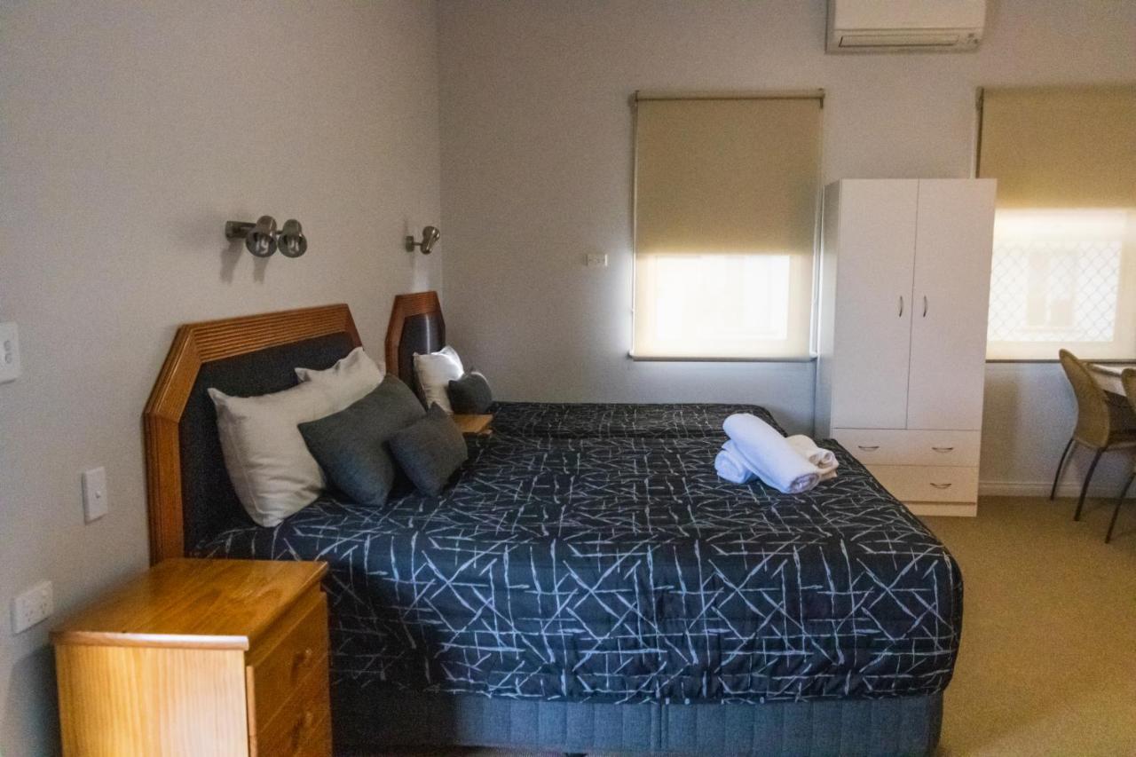 Golfers Inn Tenterfield Bagian luar foto