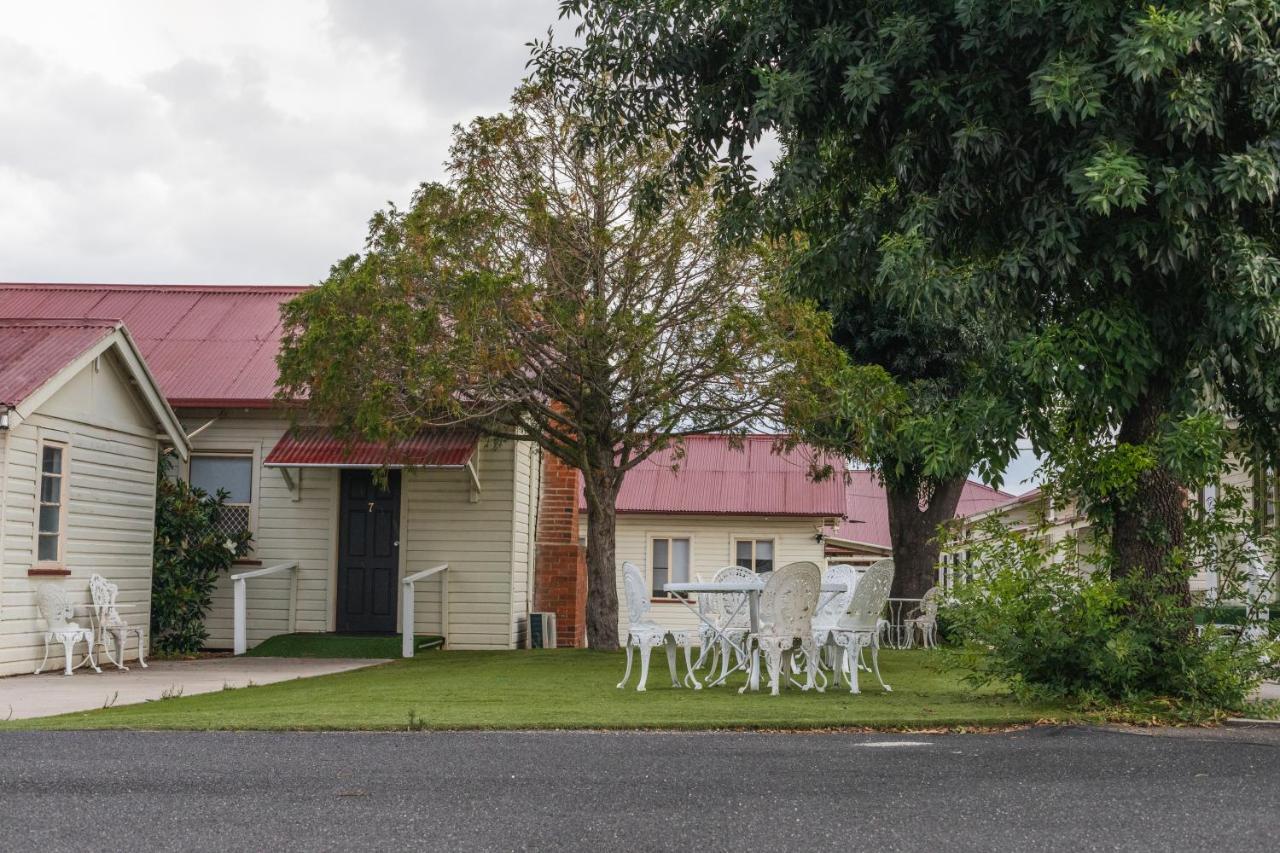 Golfers Inn Tenterfield Bagian luar foto